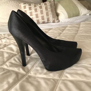 Carlos Santa Heels